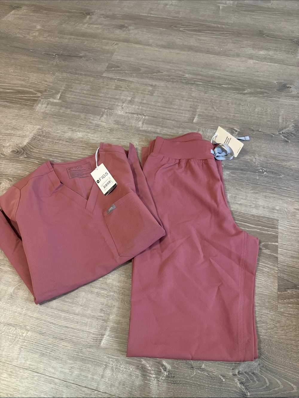 Figs Women's Scrub Set in Mauve